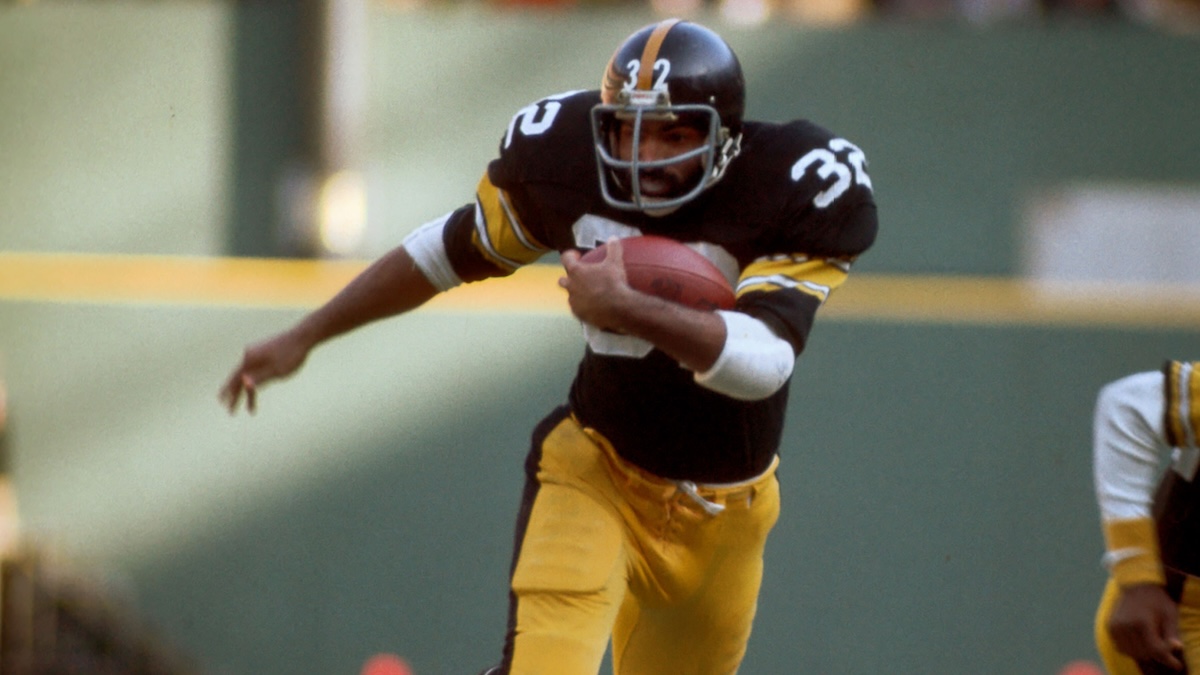 Pittsburgh Steelers running back (32) Franco Harris in action during the 1975 season at Three Rivers Stadium.