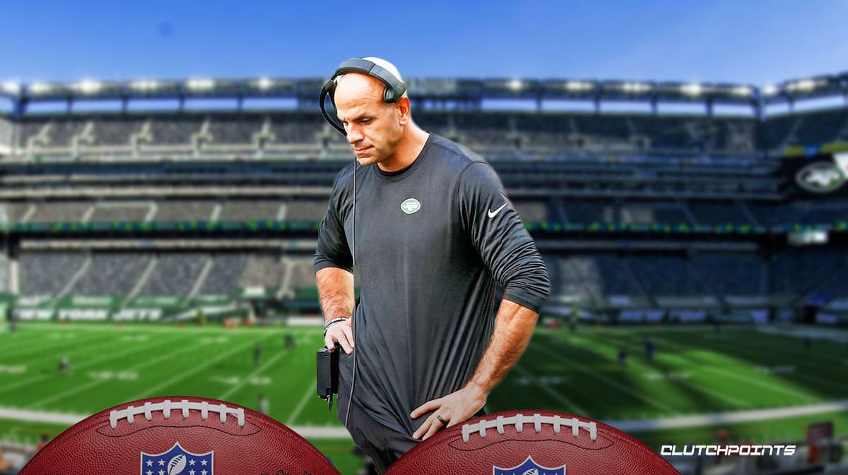 Jets head coach Robert Saleh is surely feeling the effects of another tough season 