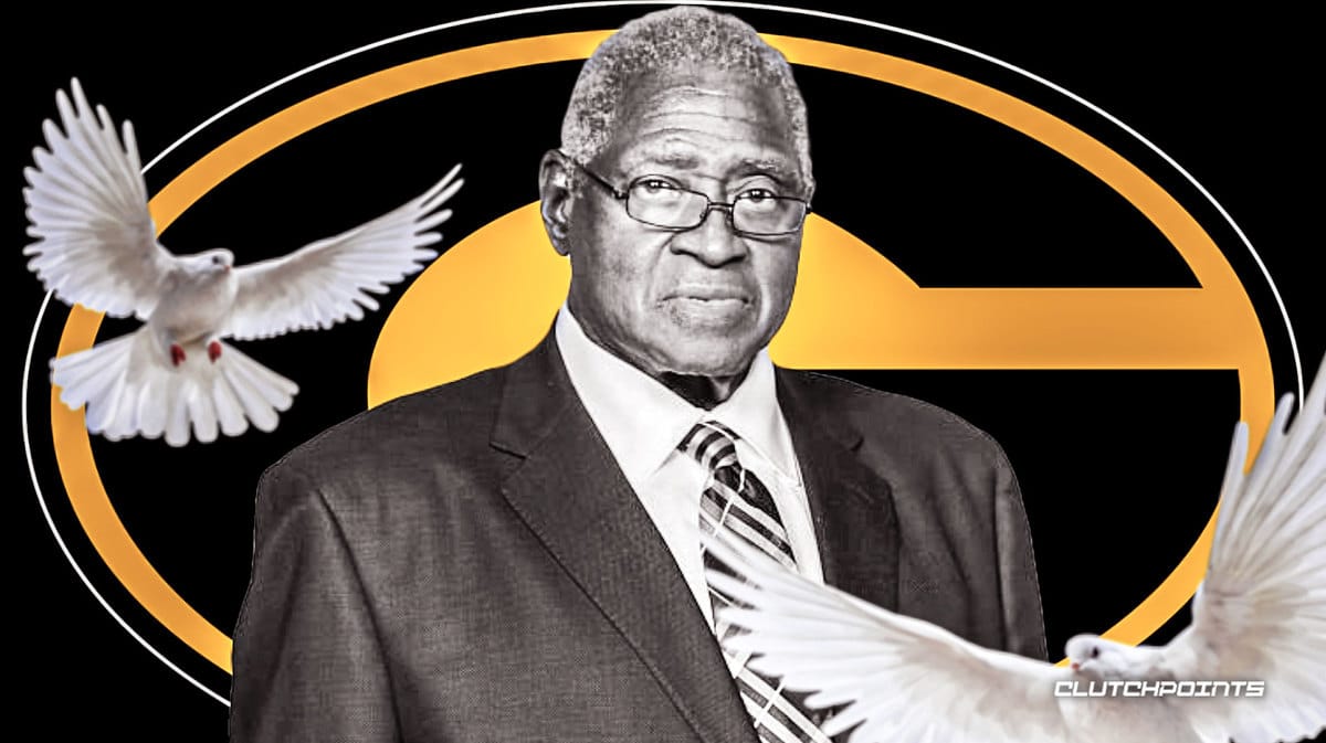 Grambling State Univ on X: Tonight, our court and a tunnel was renamed in  honor of Hall of Famer and alumnus, Willis Reed. We also retired his  Jersey, number 50, and Reed