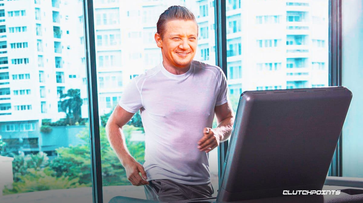Jeremy Renner, Marvel, walking