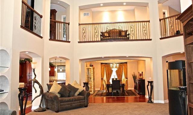 Inside Kyrie Irving's $755K mansion, with photos