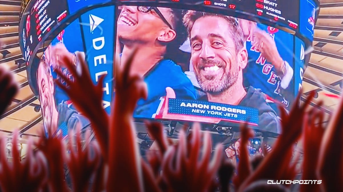 What did Aaron Rodgers See On The Jumbotron?