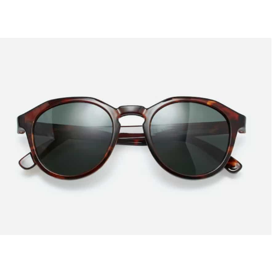 Huckberry Cruisers sunglasses polarized - Tortoise sunglasses on a gray background.