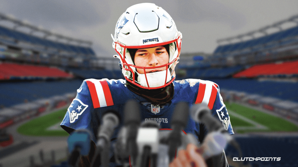 Mac Jones New England Patriots David Andrews Bench