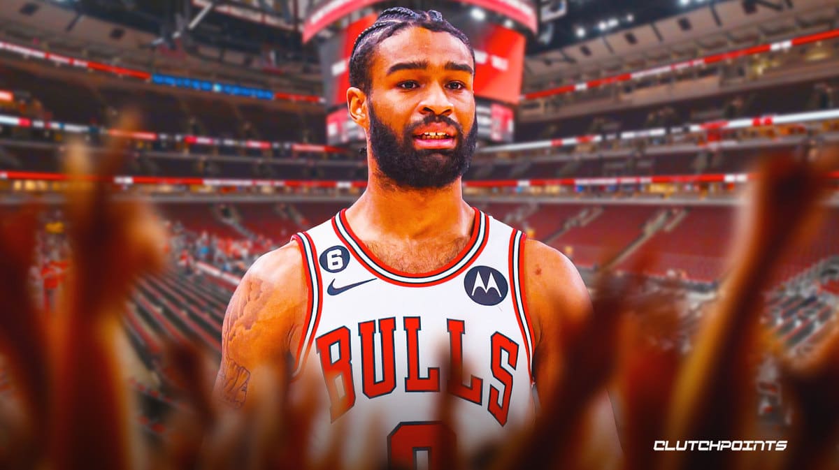 Chicago, Bulls, Coby White, Billy Donovan, Hornets, Coby White in Bulls uni with Bulls arena in the background