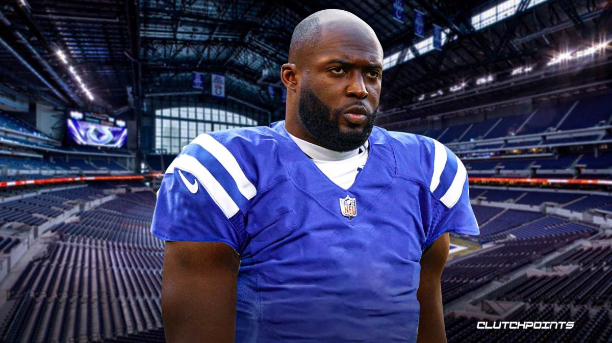 Indianapolis Colts running backs free agent targets Leonard Fournette Kareem Hunt Marlon Mack Jonathan Taylor trade Zack Moss injury
