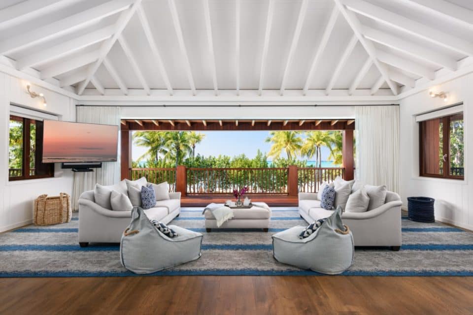 Take a Peek Inside Bruce Willis' Former $37.5 Million Beach House, Complete With Captivating Photos 8