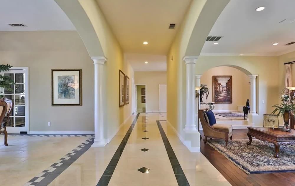Inside Snoop Dogg's $1.7 Million Home, With Photos