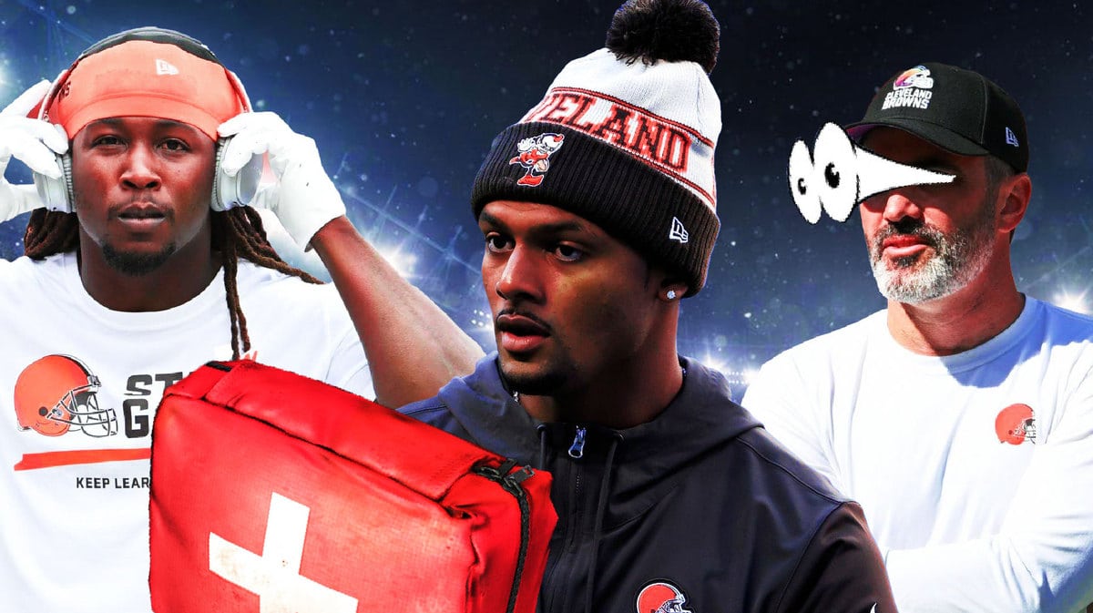 Deshaun Watson and Kareem Hunt getting their final Week 7 status updates with Kevin Stefanski eagerly looking on
