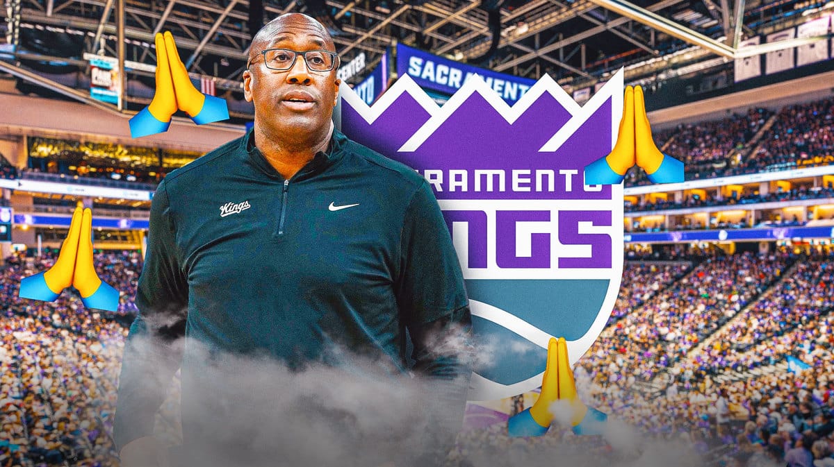 Sacramento Kings head coach Mike Brown