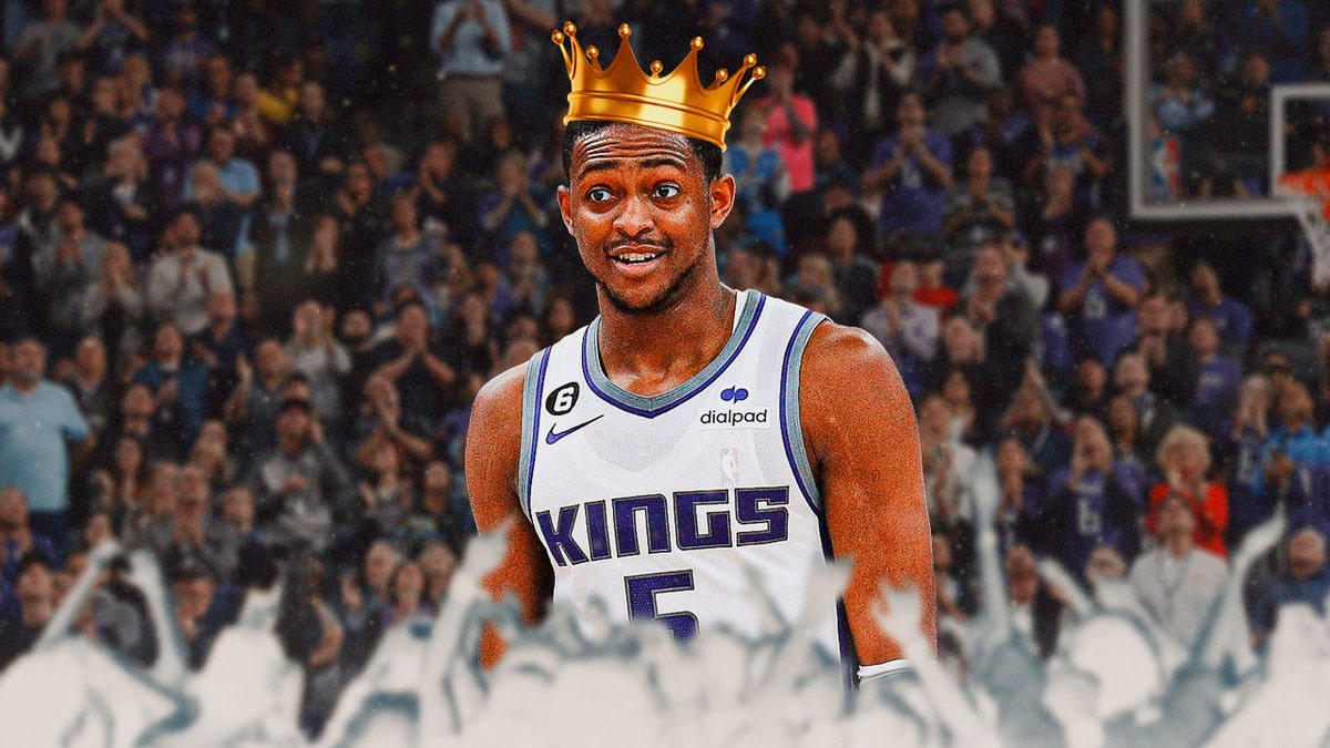 Kings guard De'Aaron Fox wearing a crown