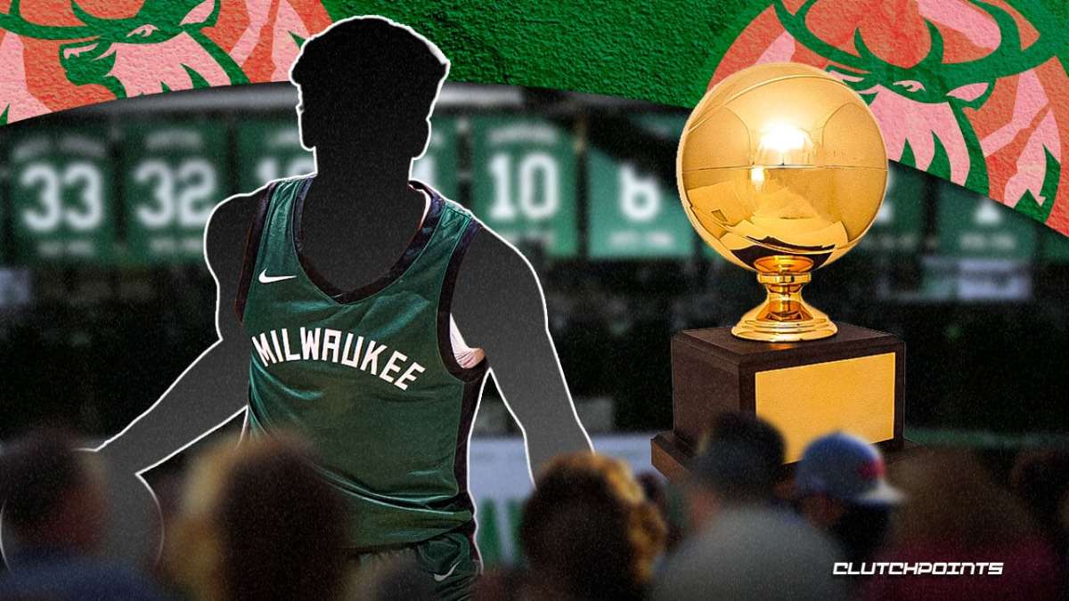 Glenn Robinson contract Bucks roster Bucks arena and Slam Dunk trophy in background