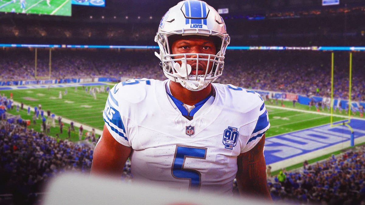 Lions RB David Montgomery watches from the sideline before the Monday Night Football matchup vs. the Raiders.