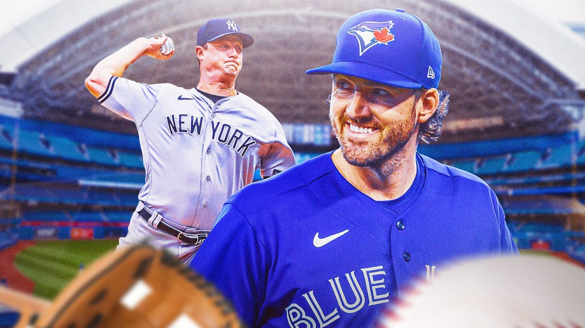 Blue Jays' Kevin Gausman pitching a baseball.