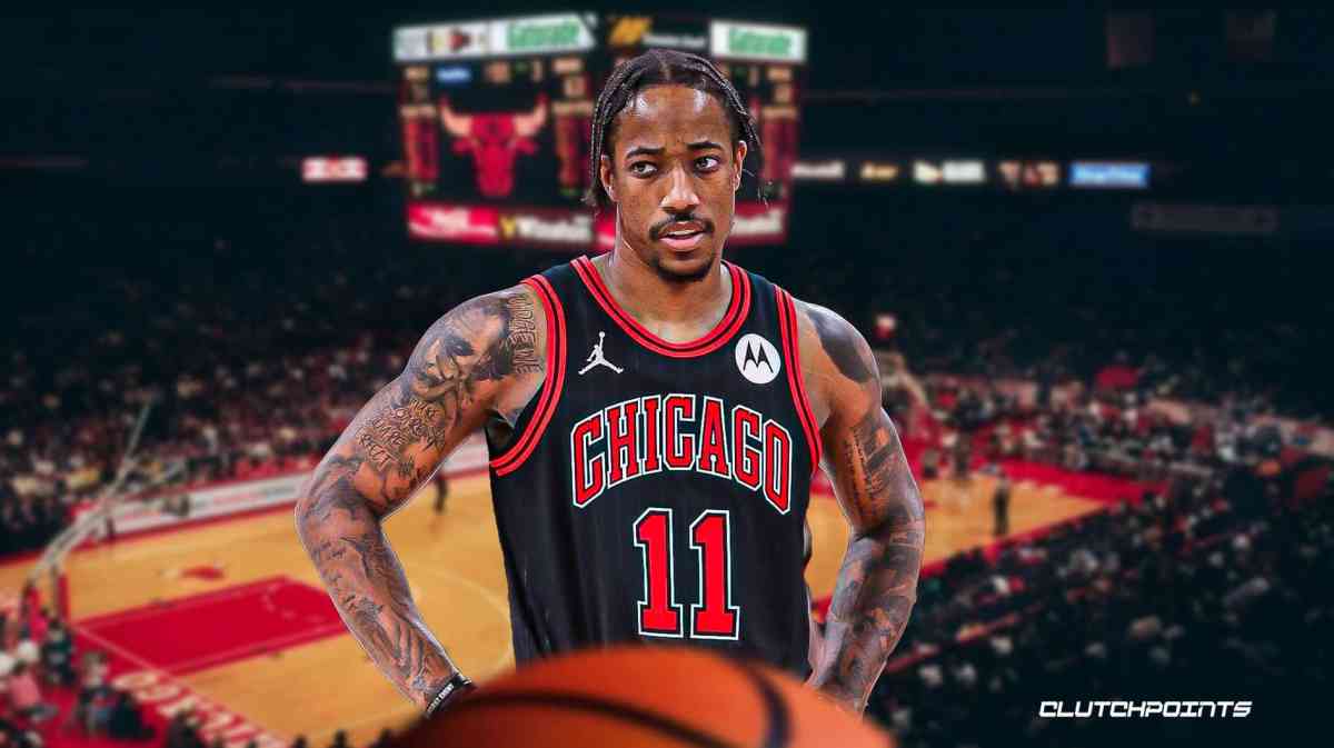 Chicago, Bulls, Orlando, Magic, DeMar DeRozan, DeMar DeRozan in Bulls uni with Bulls stadium in the background