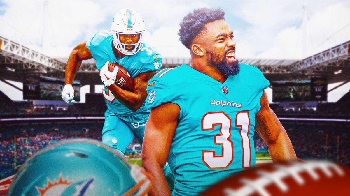 Miami, Dolphins, Kansas City, Chiefs, Raheem Mostert, Raheem Mostert (in Dolphins uni) with Dolphins stadium in the background