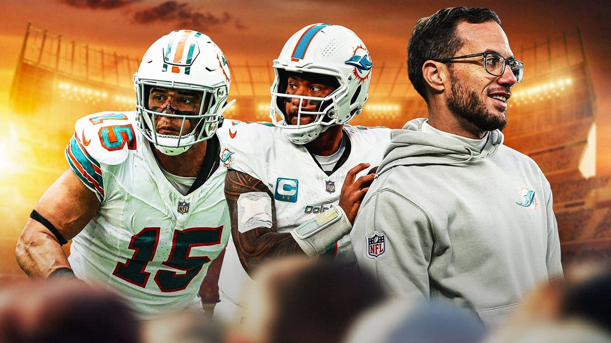 Dolphins Mike McDaniel with Tua Tagovailoa amid Jaelan Phillips injury vs Jets