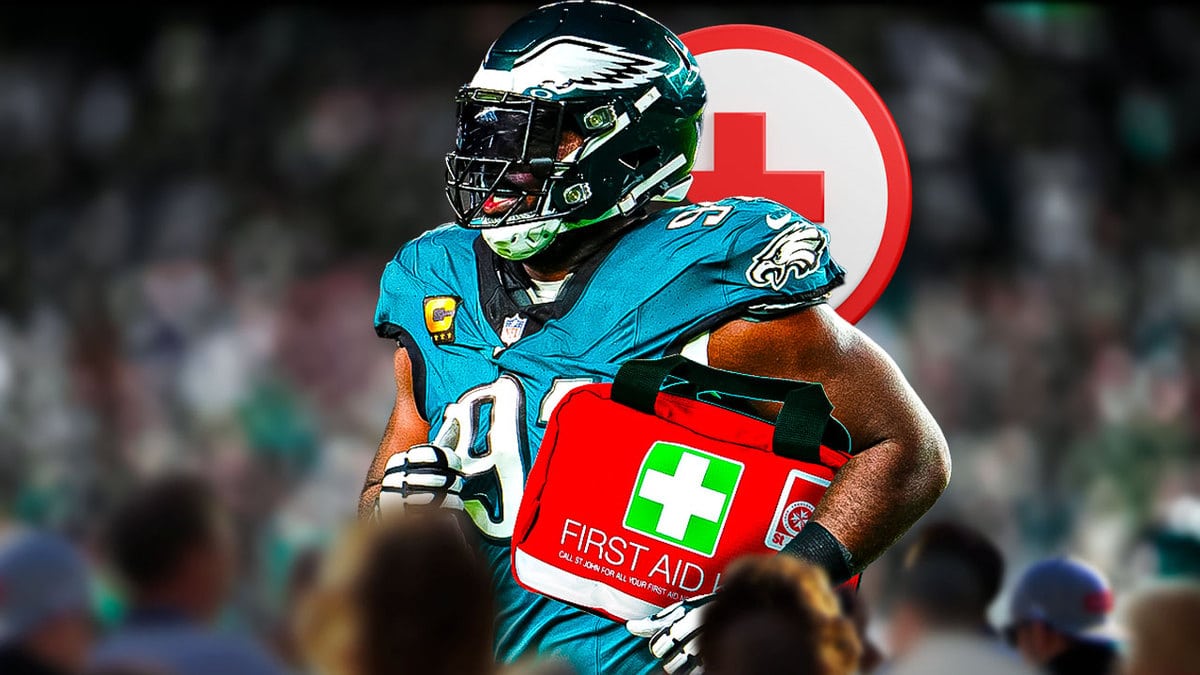 Eagles' Fletcher Cox with first-aid kit