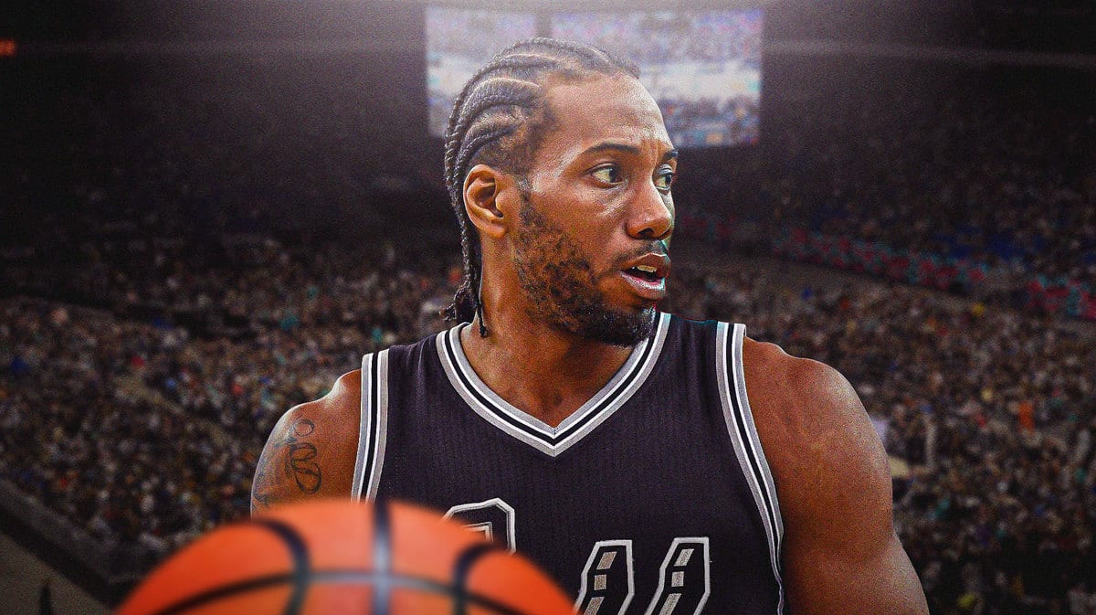 Kawhi Leonard in a Spurs uniform