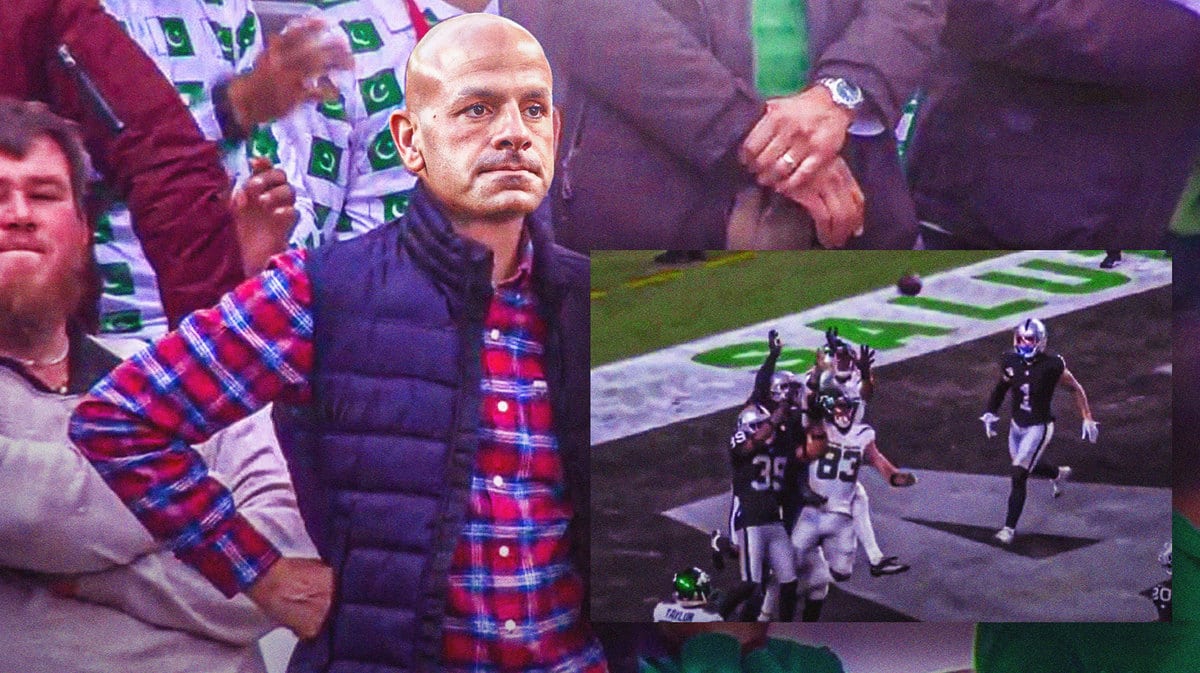 Frustrated-looking Jets head coach Robert Saleh as the cricket fan meme