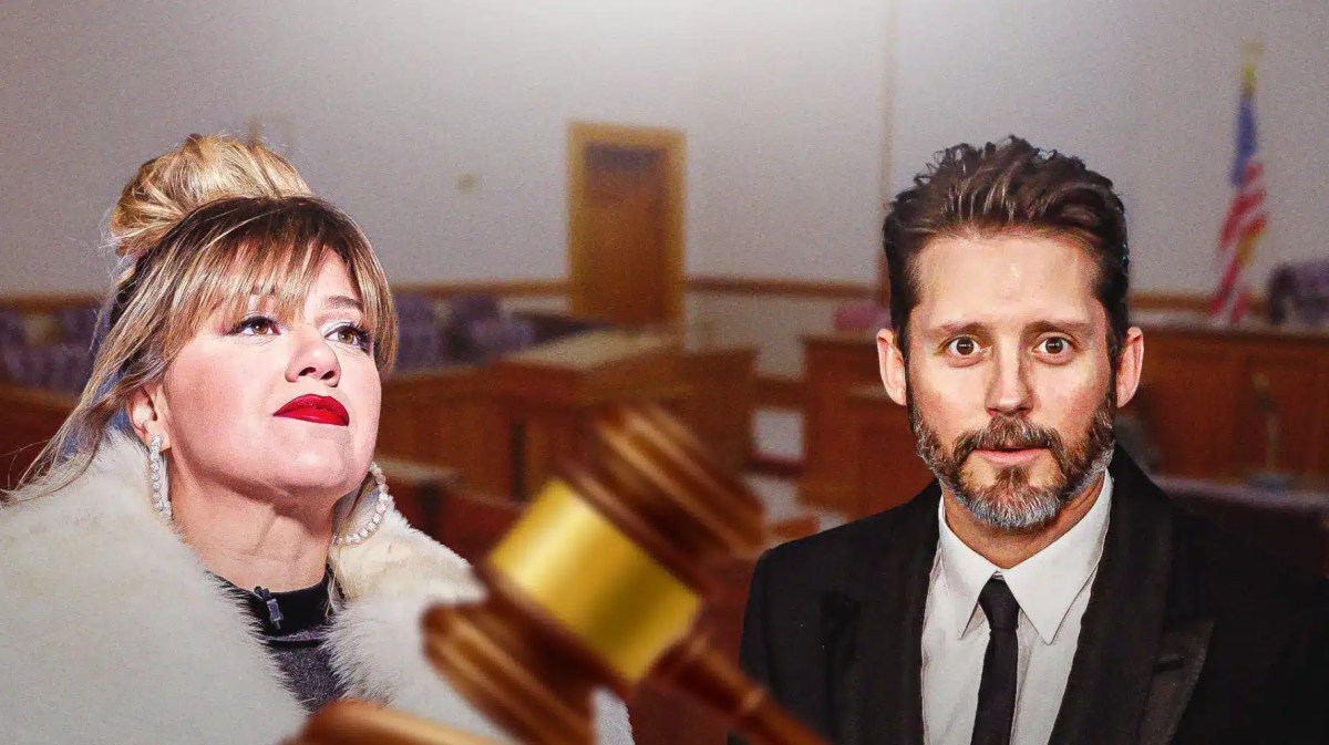 Kelly Clarkson and Brandon Blackstock in a courtroom.