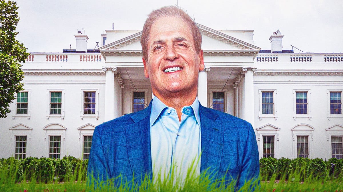 Mavs owner Mark Cuban in front of White House