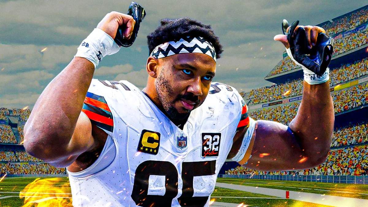 Myles Garrett image with his fists pumped up in the air.