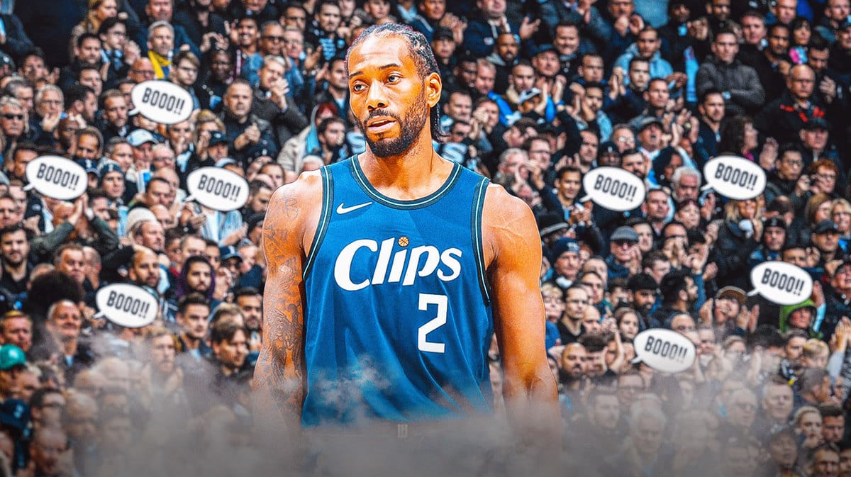 Clippers forward Kawhi Leonard in front of Spurs fans