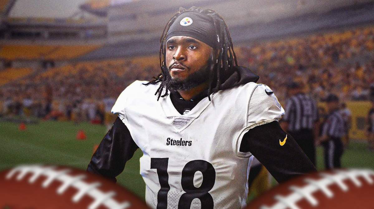 Steelers receiver Diontae Johnson in the foreground.