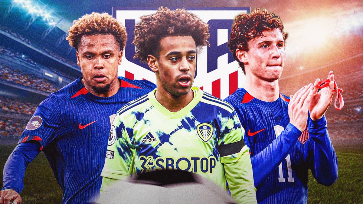 Weston McKennie, Tyler Adams & Brenden Aaronson in front of the USMNT logo