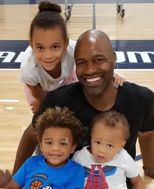 Jamahl Mosley with his children.