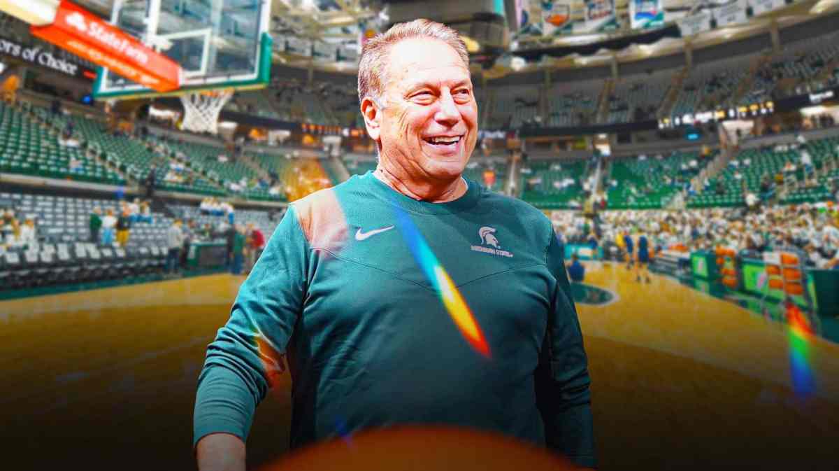 Michigan State basketball, Duke basketball, Spartans, Blue Devils, Tom Izzo, Tom Izzo with Michigan State basketball arena in the background