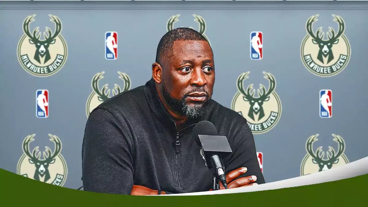 Bucks coach Adrian Griffin