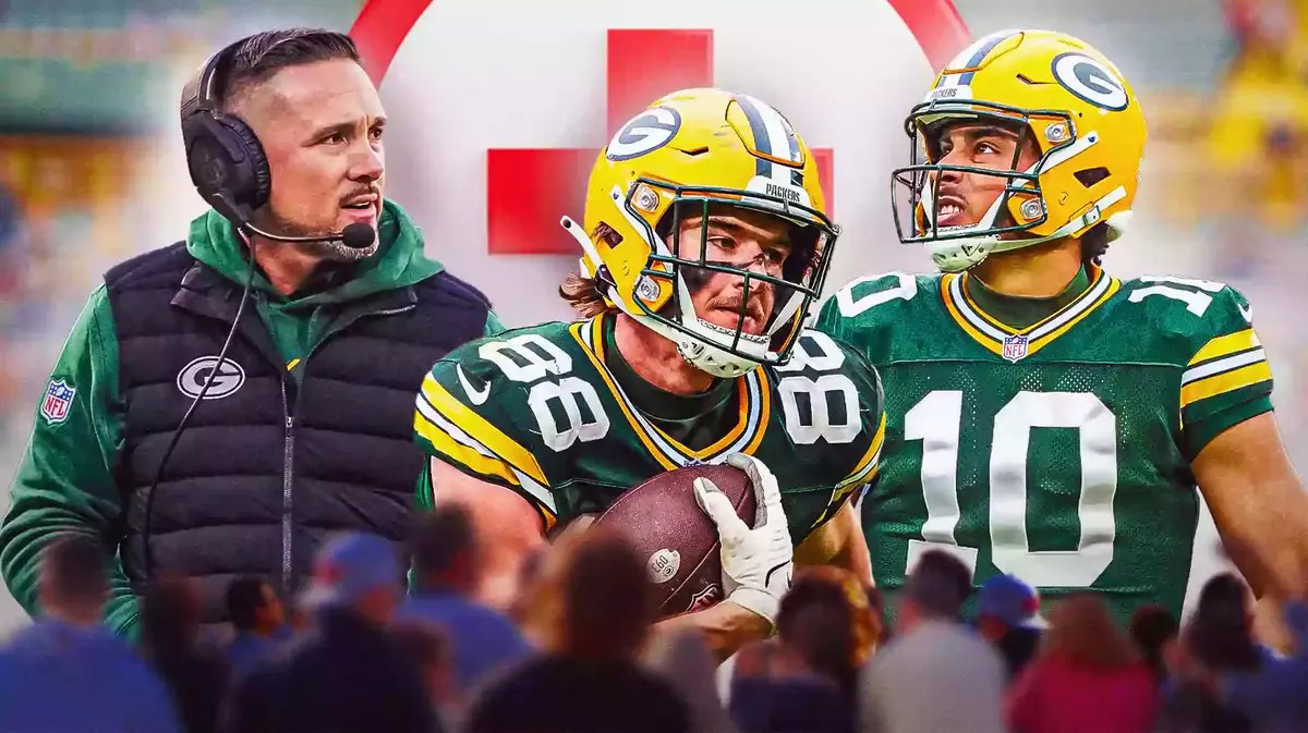 Packers Luke Musgrave with Matt LaFleur and Jordan Love before Panthers game