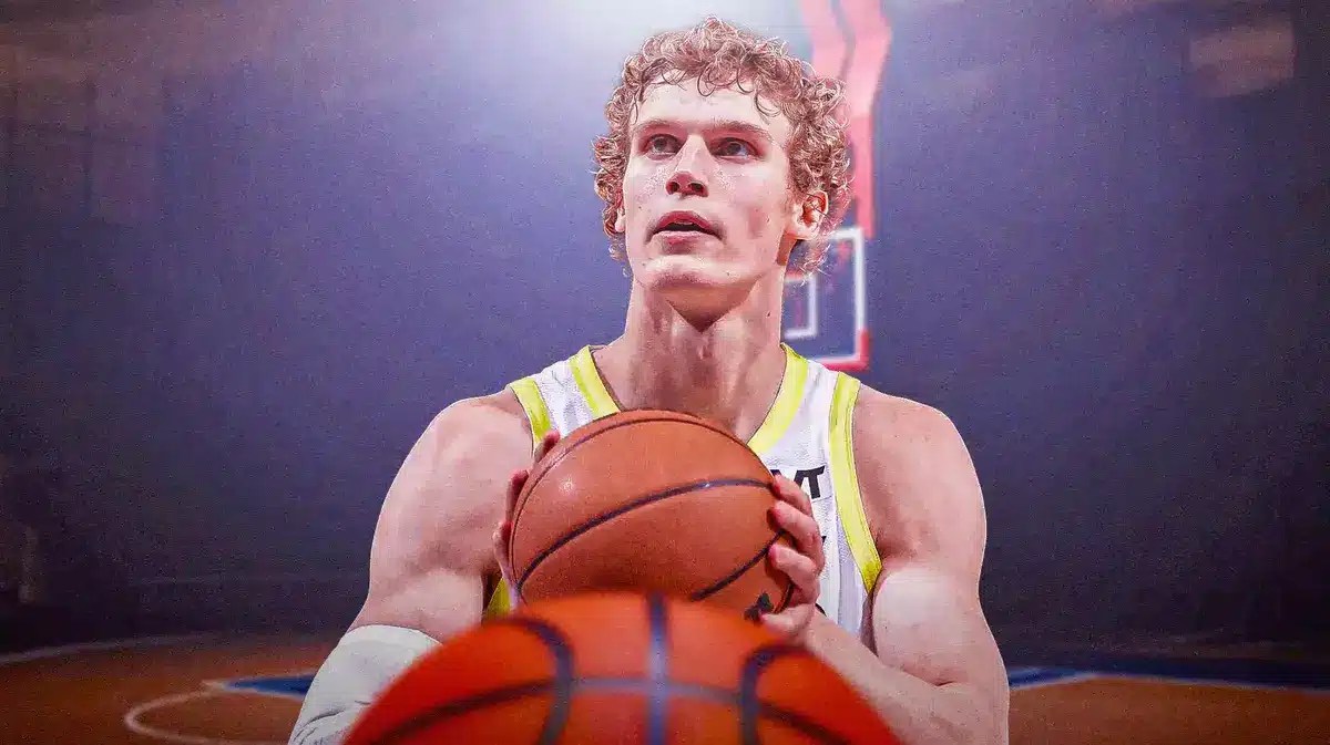 Jazz’s Lauri Markkanen shooting a basketball.