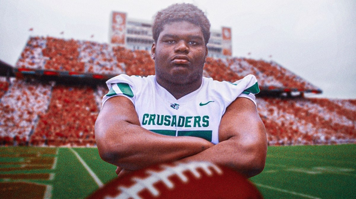 Oklahoma football, Sooners, Oklahoma football recruiting, Eddy Pierre-Louis, Oregon football, Eddy Pierre-Louis with Oklahoma football stadium in the background