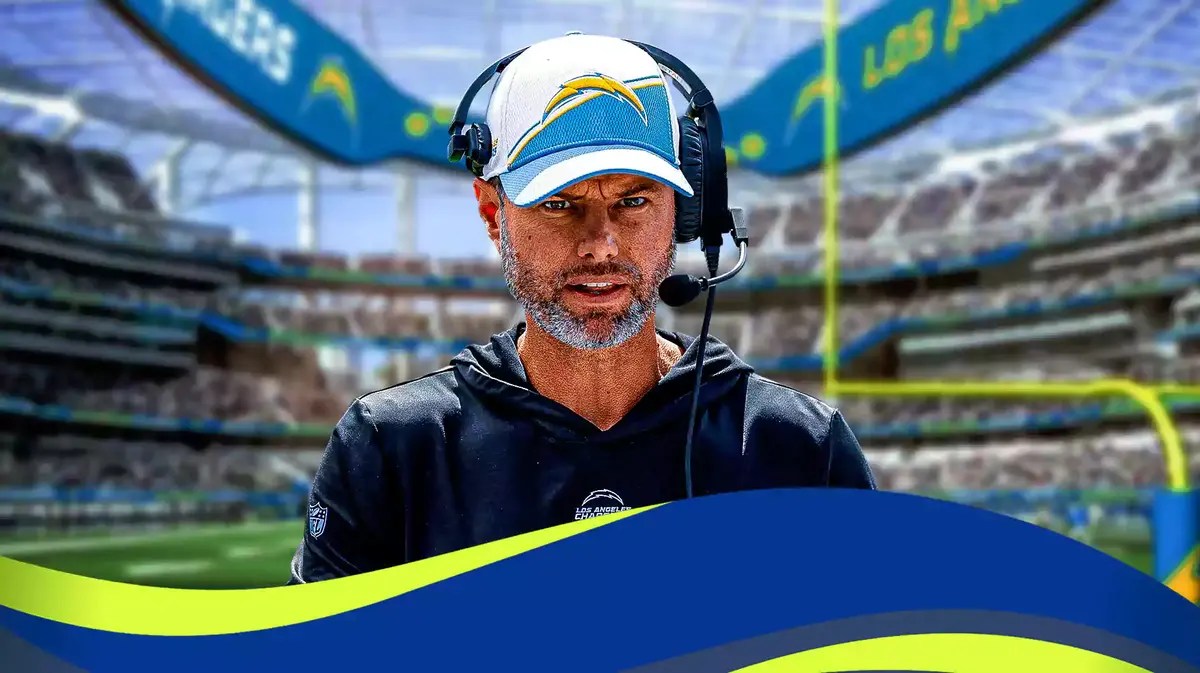 NFL fans are letting Brandon Staley hear it after the Chargers went down 21-0 in the second quarter of their TNF game vs. Las Vegas.