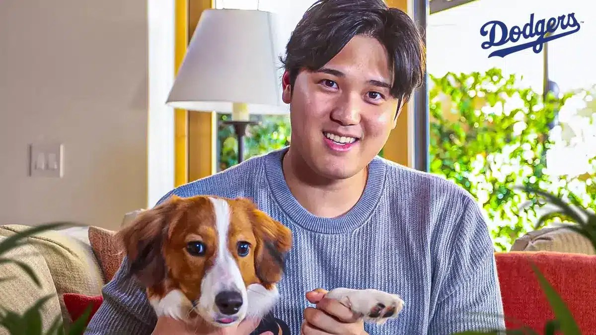 Dodgers' Shohei Ohtani with his dog