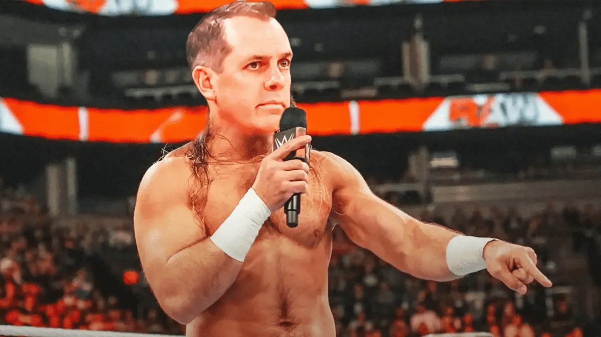 Frank Vogel (Suns) as Seth Rollins