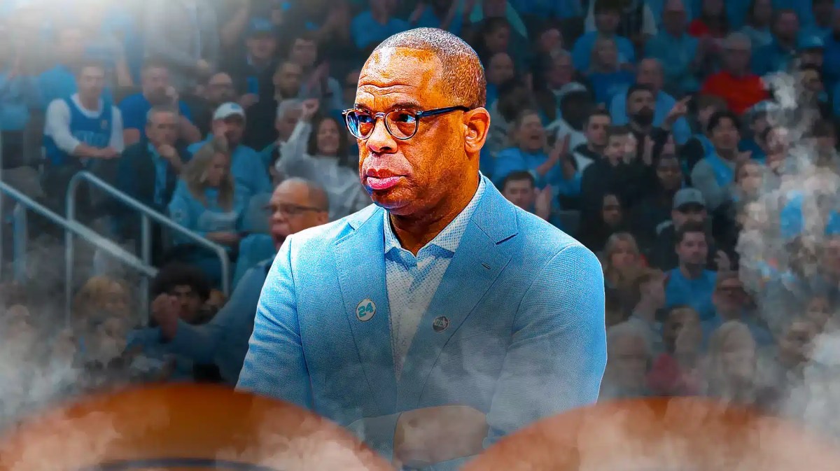 North Carolina basketball, Tar Heels, Kentucky basketball, Wildcats, Hubert Davis, Hubert Davis with North Carolina basketball arena in the background