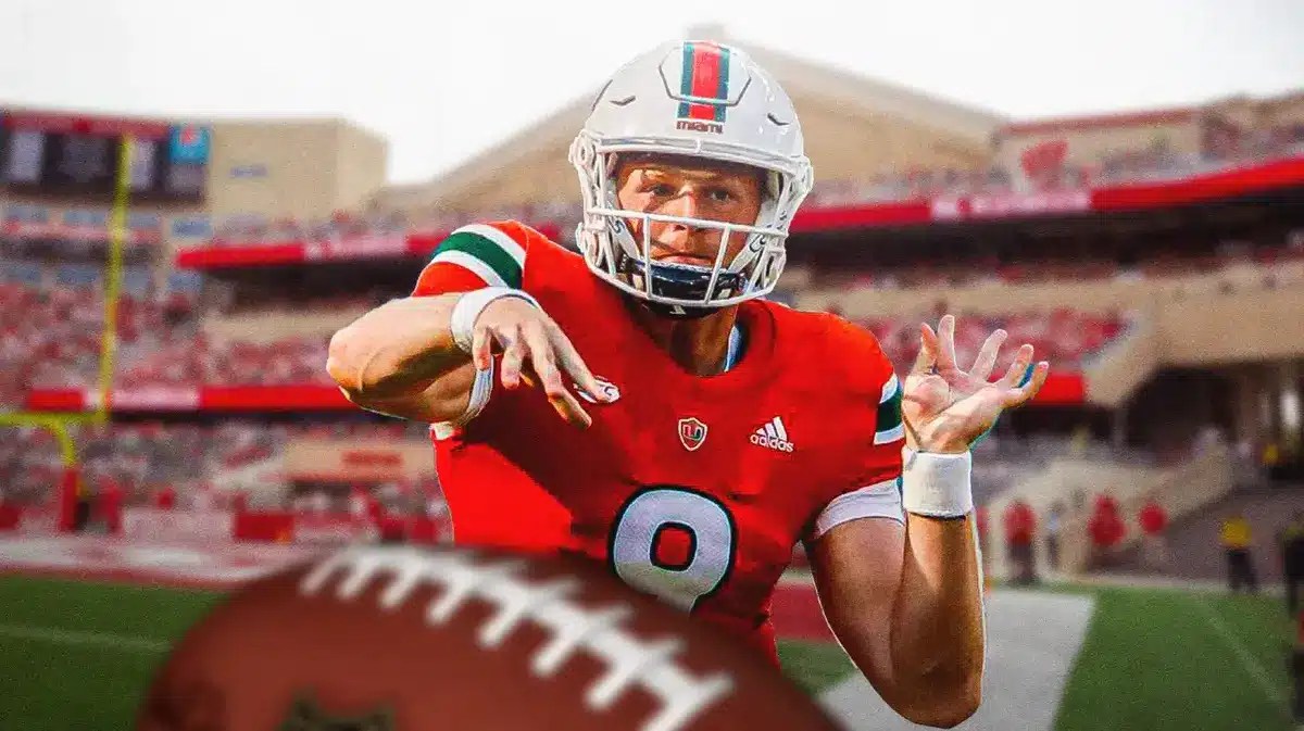 Tyler Van Dyke throwing