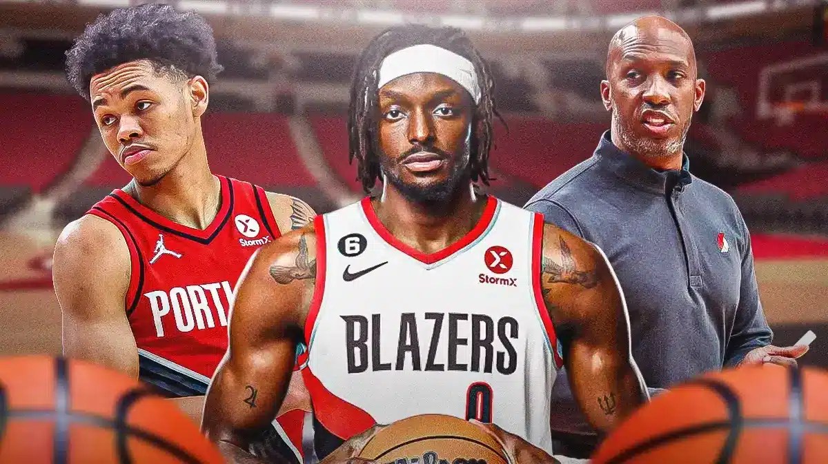 Jerami Grant next to Anfernee Simons and Chauncey BIllups