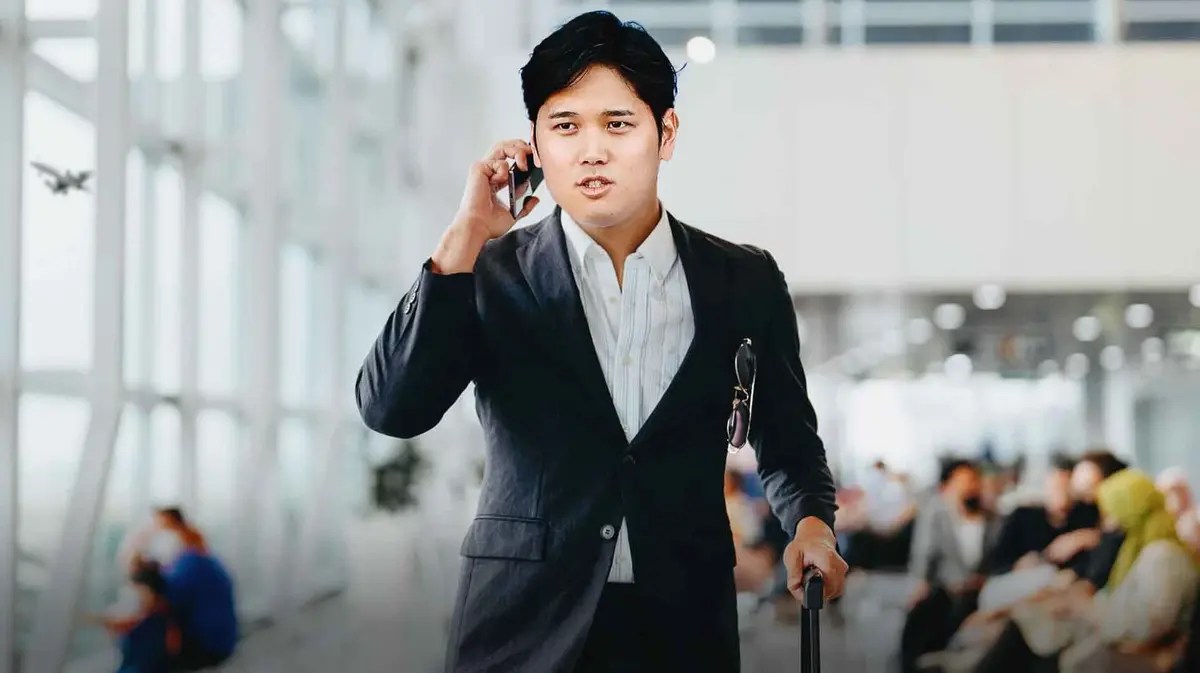 Dodgers star Shohei Ohtani on the phone