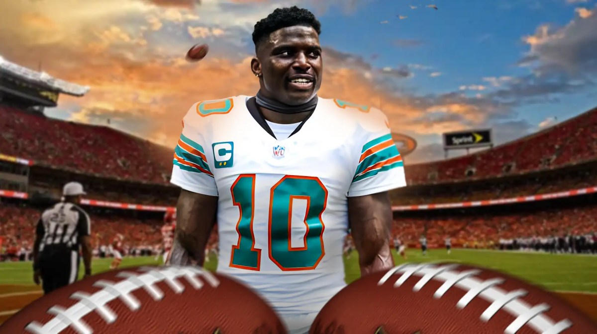 Dolphins, Chiefs, Tyreek Hill, Tua Tagovailoa, Dolphins Chiefs, Tyreek Hill in Dolphins uni with Chiefs stadium in the background