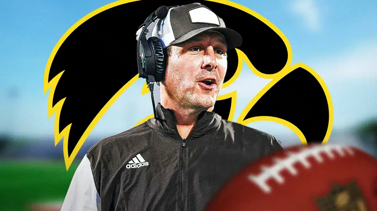 Iowa football offensive coordinator Tim Lester.