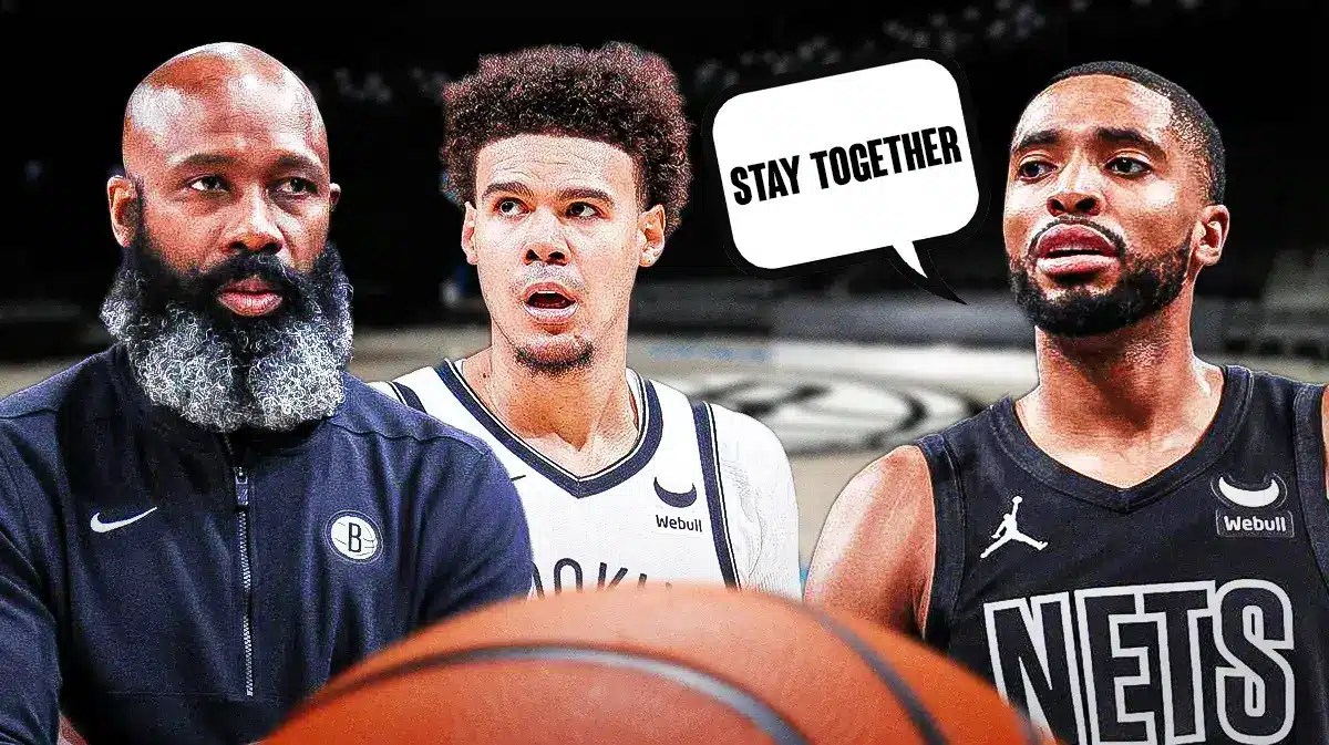 Mikal Bridges saying "Stay together" to Jacque Vaughn and Cam Johnson