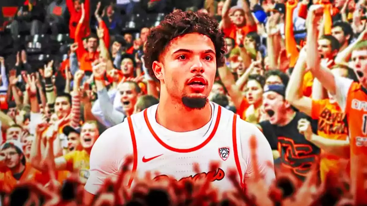 Jordan Pope with Oregon State fans cheering