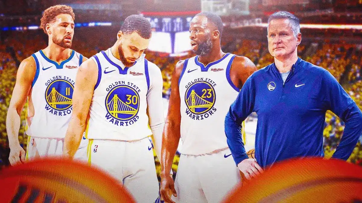 Steve Kerr alongside Draymond Green with Klay Thompson and Steph Curry looking sad