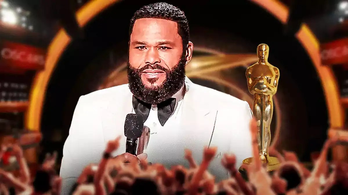 Anthony Anderson with Oscar award.