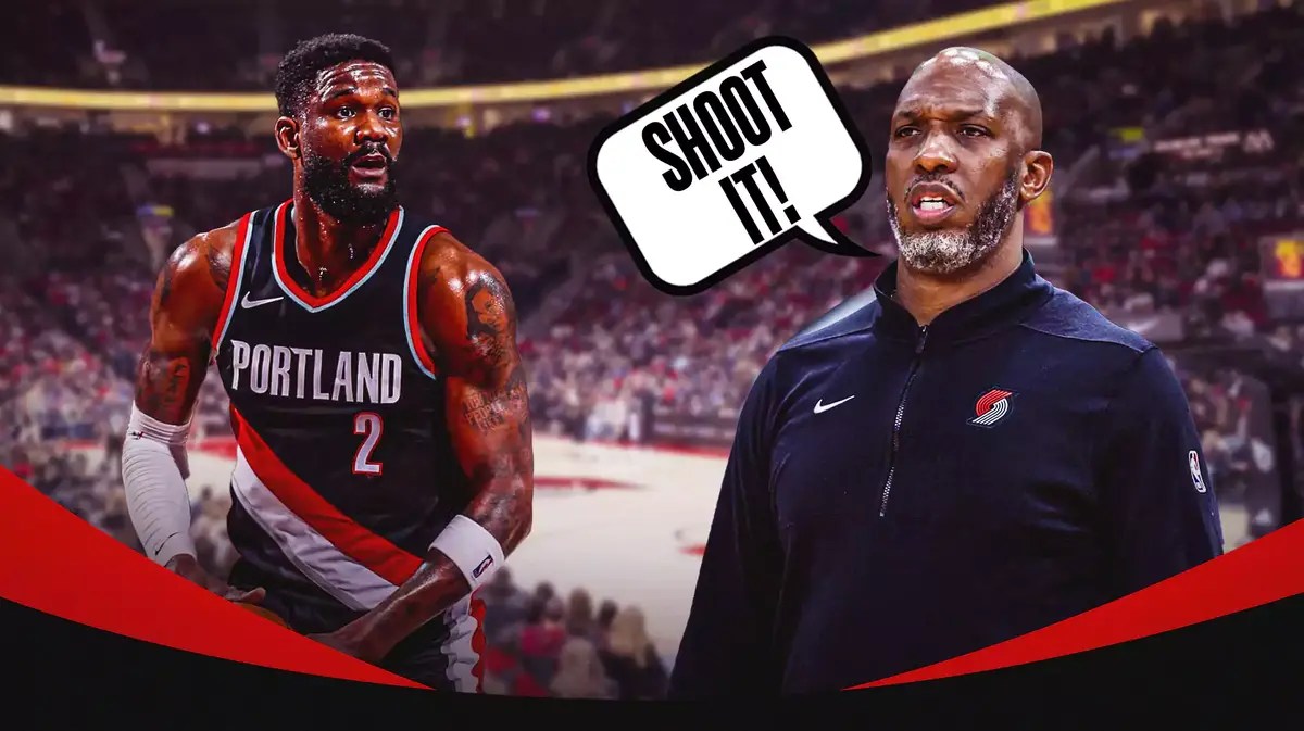 Blazers center Deandre Ayton and Chauncey Billups telling him to shoot